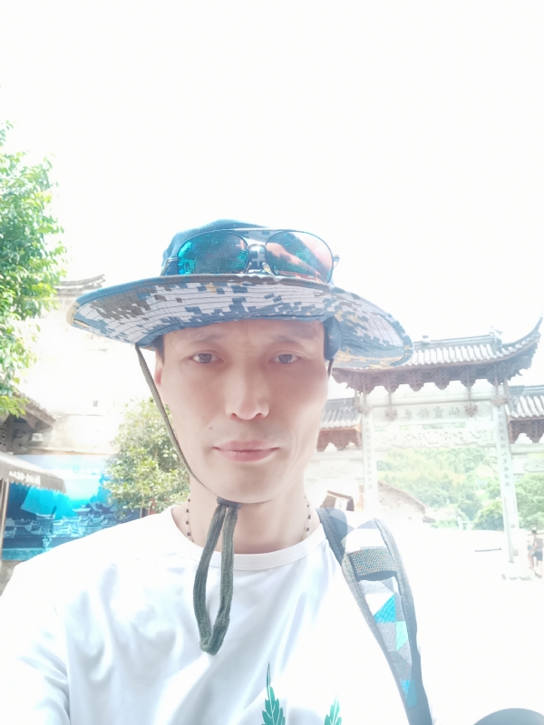 童群海的第一张照片--金华中老年相亲网